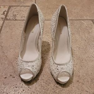 Menbur White Lace Bridal Shoes